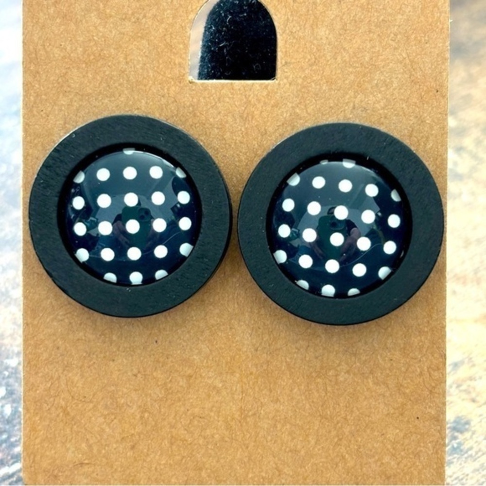 Retro Black and White Polkadot Glass Dome Stud Earrings – Pinup Style